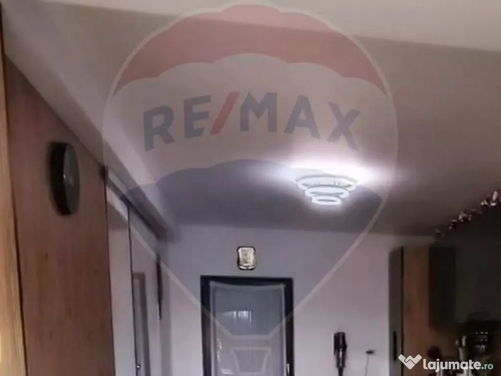 Casă / Vilă cu 5 camere - la 2 minute de Complex Cosmop...