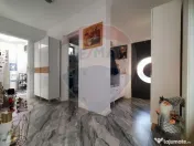 Casă / Vilă cu 5 camere - la 2 minute de Complex Cosmop... 