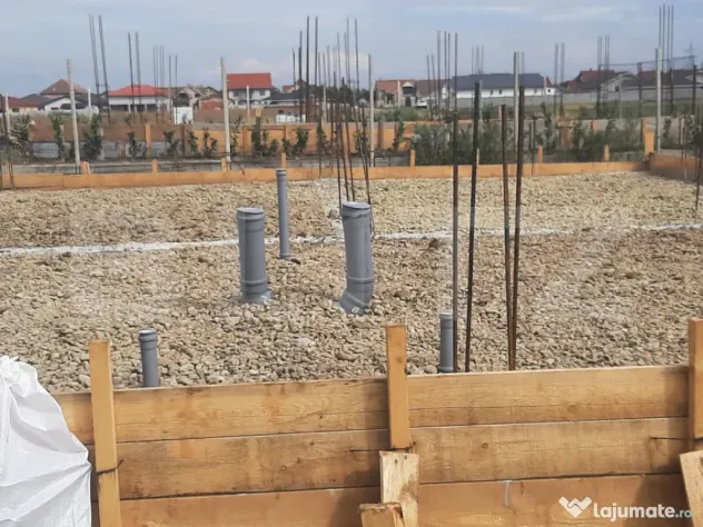 Teren de vanzare in Santandrei cu fundatie turnata si autori