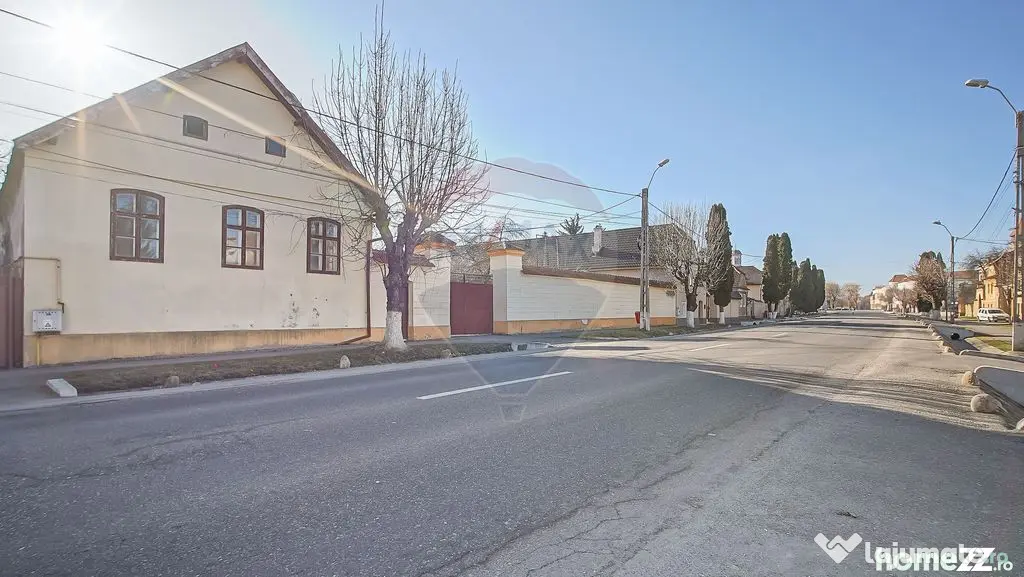 Casă de vânzare în centrul localității Prejmer, tere...