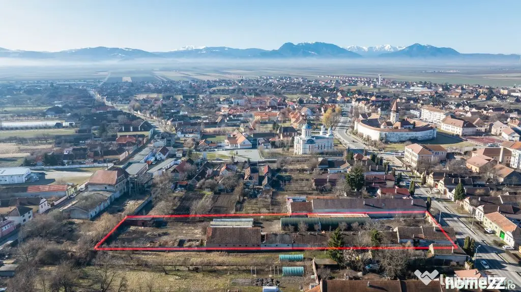 Casă de vânzare în centrul localității Prejmer, tere...