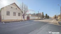 Casă de vânzare în centrul localității Prejmer, tere...