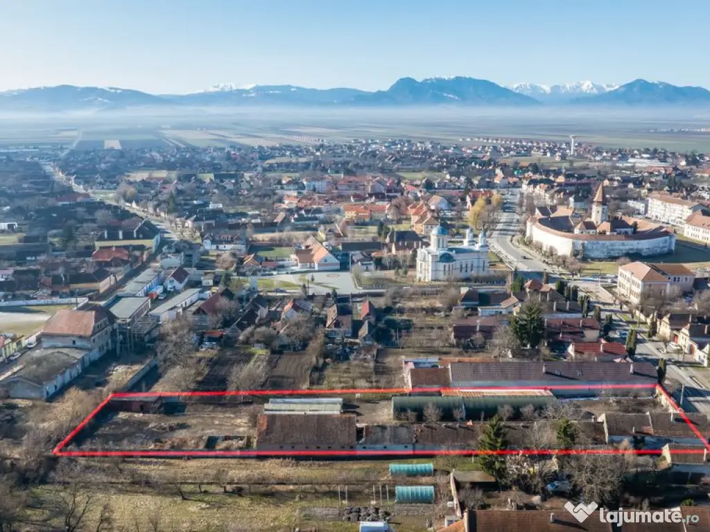 Casă de vânzare în centrul localității Prejmer, tere...