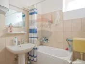 Casă de vânzare în centrul localității Prejmer, tere... 