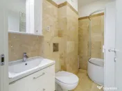 De închiriat garsonieră spatioasă 