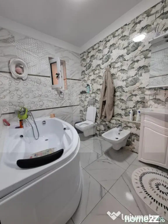 Proprietate modernă cu două locuințe – Zonă Centrală