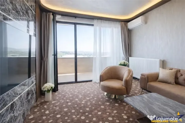 Lux Class, zona Coresi, Tractorul Brasov