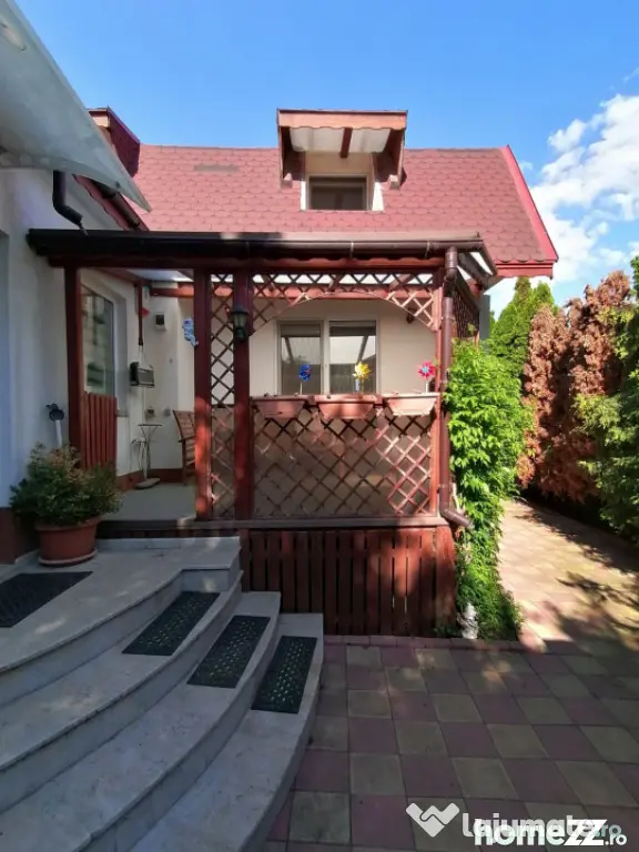 Casă spațioasă 6 camere, teren generos, Oituz – Lumina