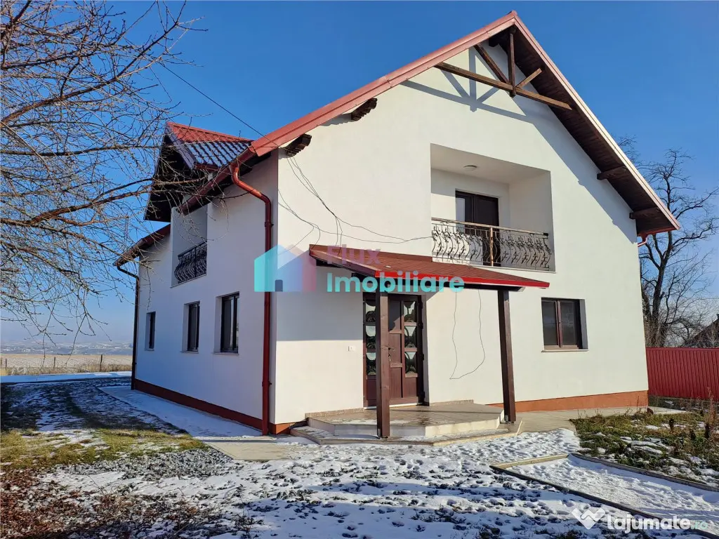 Vila spatioasa in Liteni Moara