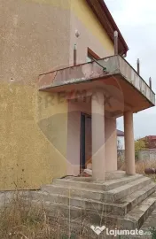 Vanzare Casă / Vilă 5 camere Saftica Primarie 