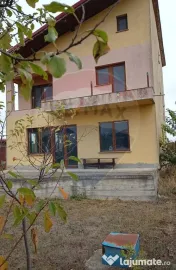Vanzare Casă / Vilă 5 camere Saftica Primarie 