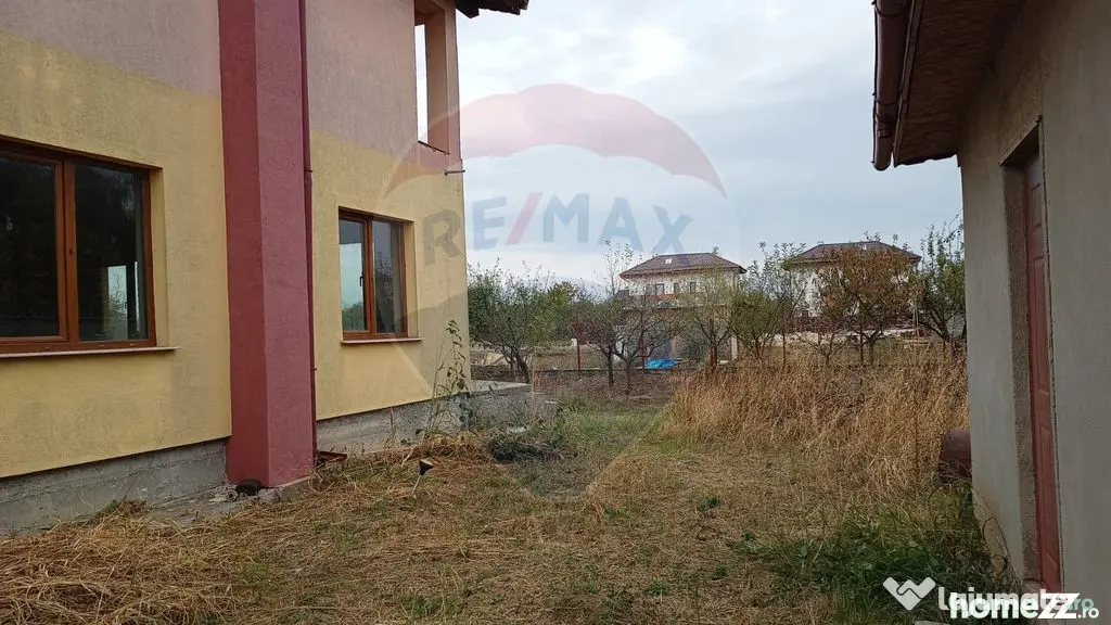Vanzare Casă / Vilă 5 camere Saftica Primarie