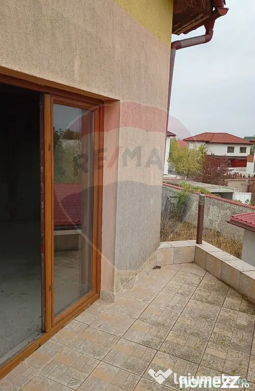 Vanzare Casă / Vilă 5 camere Saftica Primarie