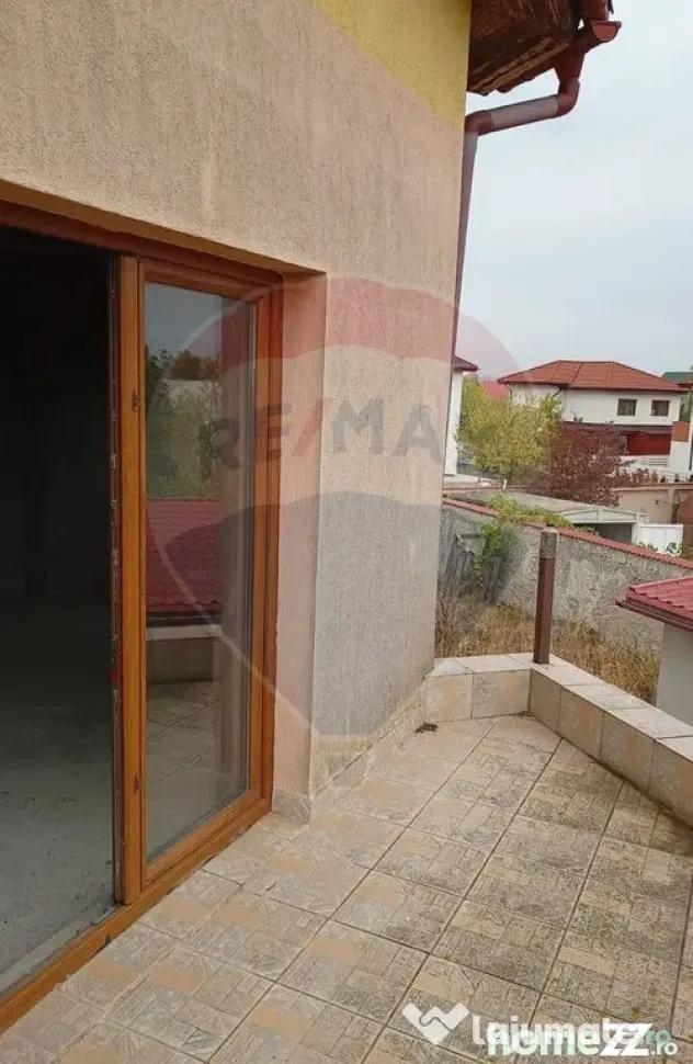 Vanzare Casă / Vilă 5 camere Saftica Primarie