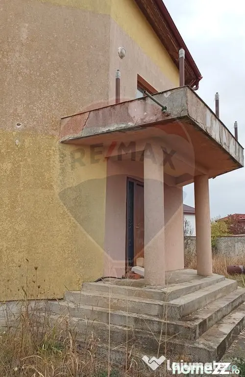 Vanzare Casă / Vilă 5 camere Saftica Primarie