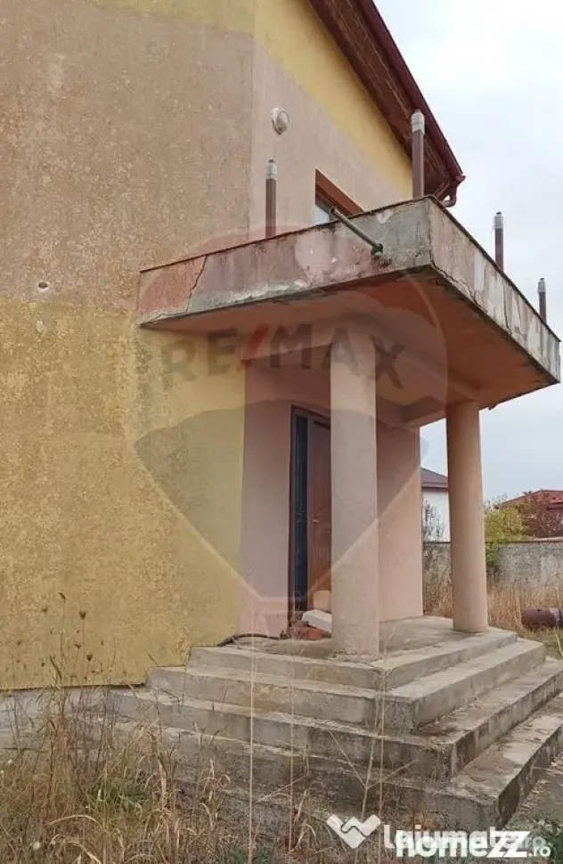 Vanzare Casă / Vilă 5 camere Saftica Primarie
