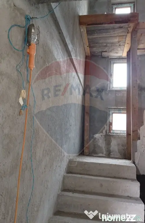 Vanzare Casă / Vilă 5 camere Saftica Primarie