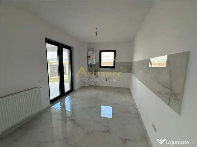 Vila pe prima strada / 4 Camere / 3 Bai / Incalzire Pardosea