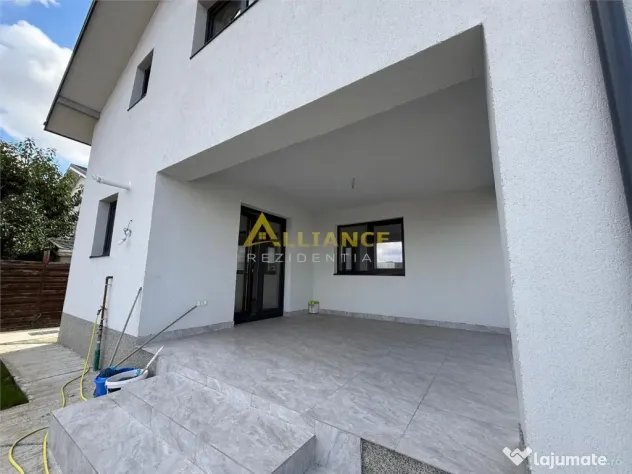 Vila pe prima strada / 4 Camere / 3 Bai / Incalzire Pardosea