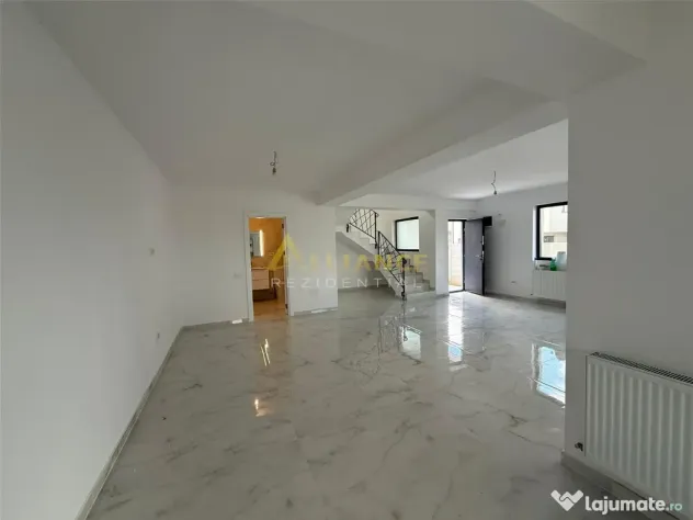 Vila pe prima strada / 4 Camere / 3 Bai / Incalzire Pardosea
