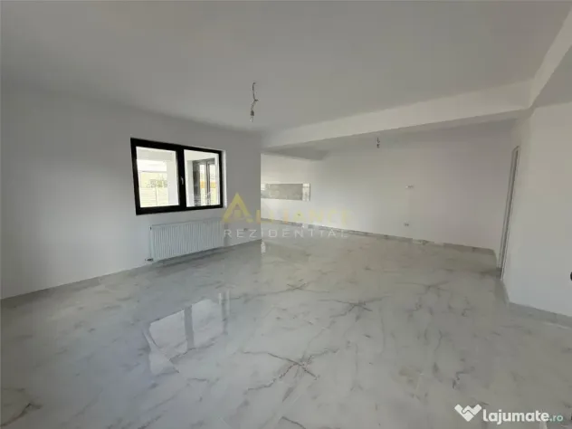 Vila pe prima strada / 4 Camere / 3 Bai / Incalzire Pardosea