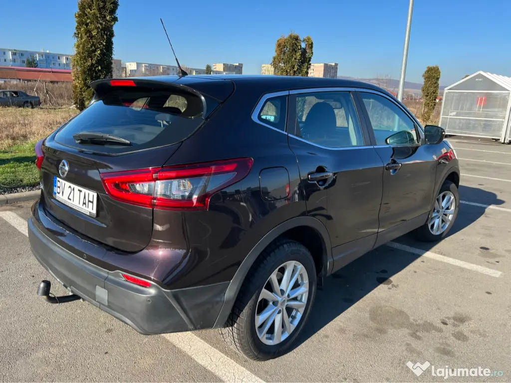 Nissan Qashqai 1,2 benzina, manual, 124500 km
