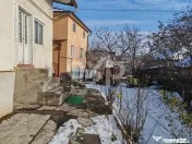 Casa individuala + curte 