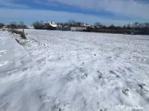 Teren intravilan, 500 mp, deschidere 20 m, zona Bungetu