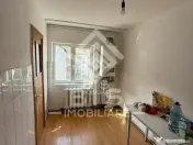 Apartament 3 camere str. Constantin Roman Vivu 