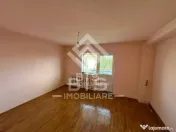 Apartament 3 camere str. Constantin Roman Vivu 