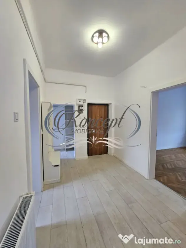Proprietate renovata cu boxa generoasa pe Bulevardul 21 Dece
