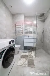 Apartament cu 3 camere de închiriat în zona Centrala 