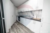 Apartament cu 3 camere de închiriat în zona Centrala 
