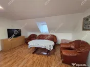 Apartament cu 3 camere decomandate la casa cu curte zona Tre 