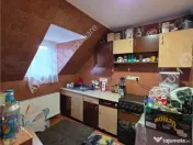 Apartament cu 3 camere decomandate la casa cu curte zona Tre 