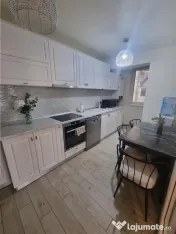 Apartament 3 cam et 2 decomandat renovat zona Colfescu 