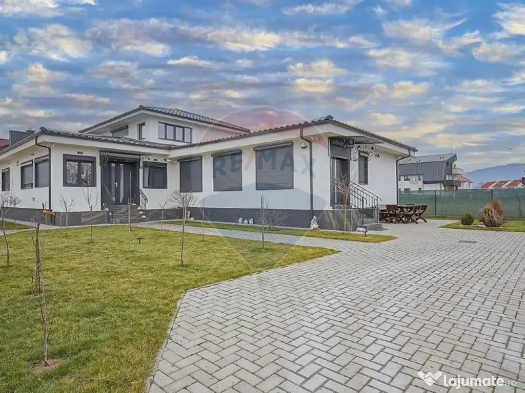 Casă premium cu 270 mp utili, 7 camere ,curte generoasă...