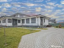 Casă premium cu 270 mp utili, 7 camere ,curte generoasă...
