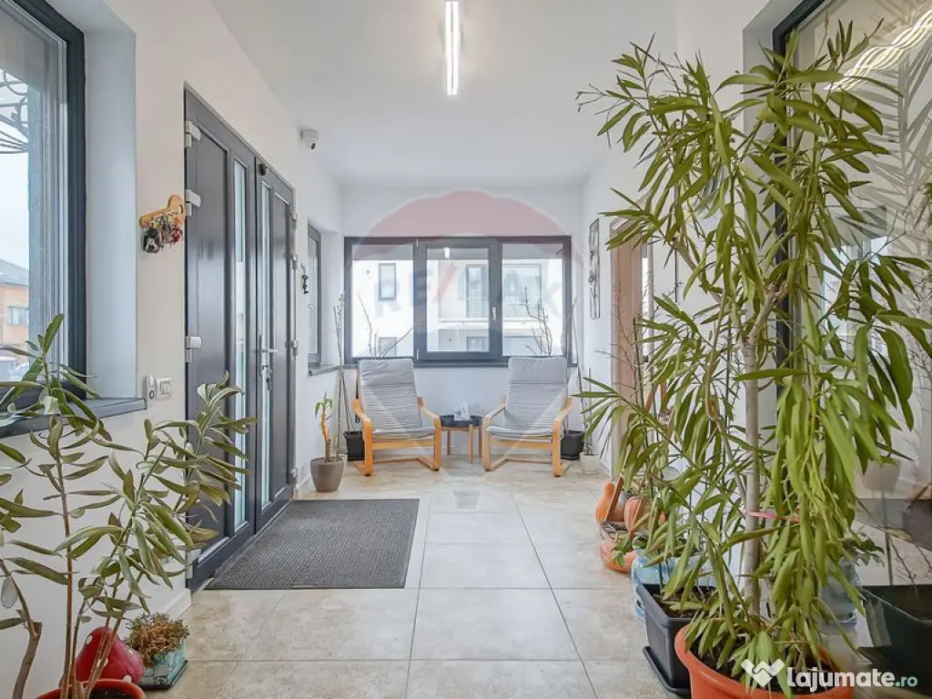 Casă premium cu 270 mp utili, 7 camere ,curte generoasă...