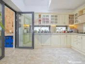 Casă premium cu 270 mp utili, 7 camere ,curte generoasă... 