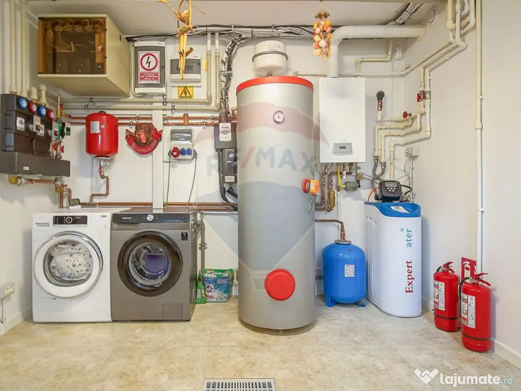 Casă premium cu 270 mp utili, 7 camere ,curte generoasă...