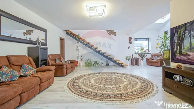 Casă premium cu 270 mp utili, 7 camere ,curte generoasă...