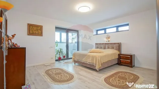 Casă premium cu 270 mp utili, 7 camere ,curte generoasă...