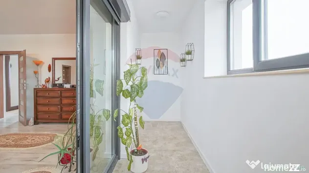 Casă premium cu 270 mp utili, 7 camere ,curte generoasă...