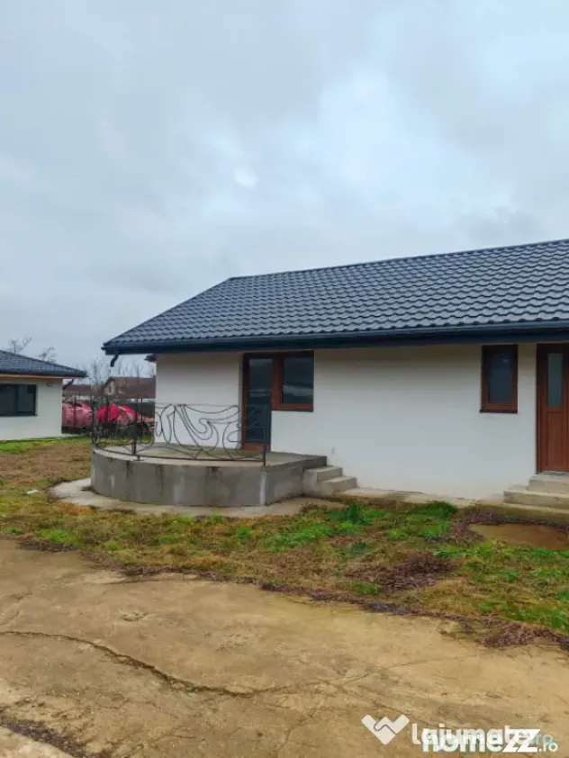 Casă nouă pe parter, curte de 500 mp, încălzire în pard