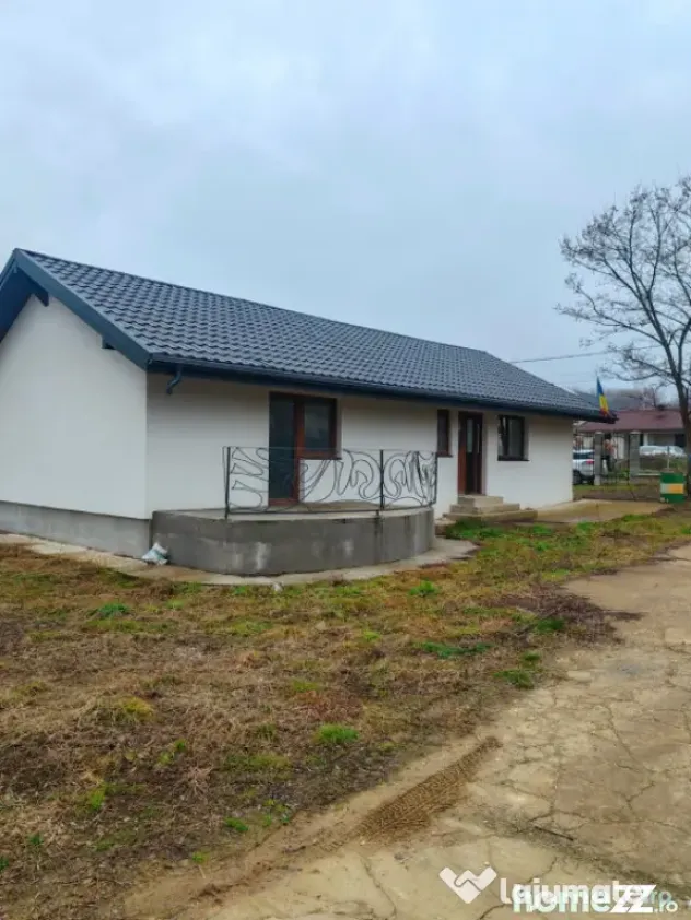 Casă nouă pe parter, curte de 500 mp, încălzire în pard
