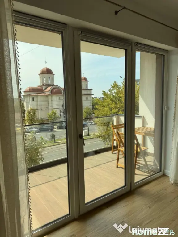 Garsoniera decomandata, 38 mp utili, balcon 7 mp, zona Calea - Craiova (Dolj)
