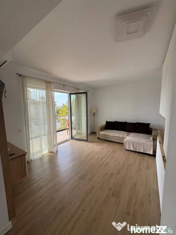 Garsoniera decomandata, 38 mp utili, balcon 7 mp, zona Calea - Craiova (Dolj)