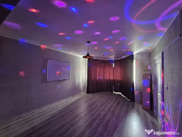 Cabana 15 persoane | 7 camere | 6 băi | Living pentru petreceri | Terase Grătar