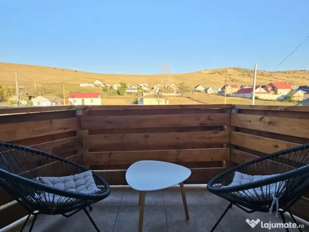 Cabana 15 persoane | 7 camere | 6 băi | Living pentru petreceri | Terase Grătar